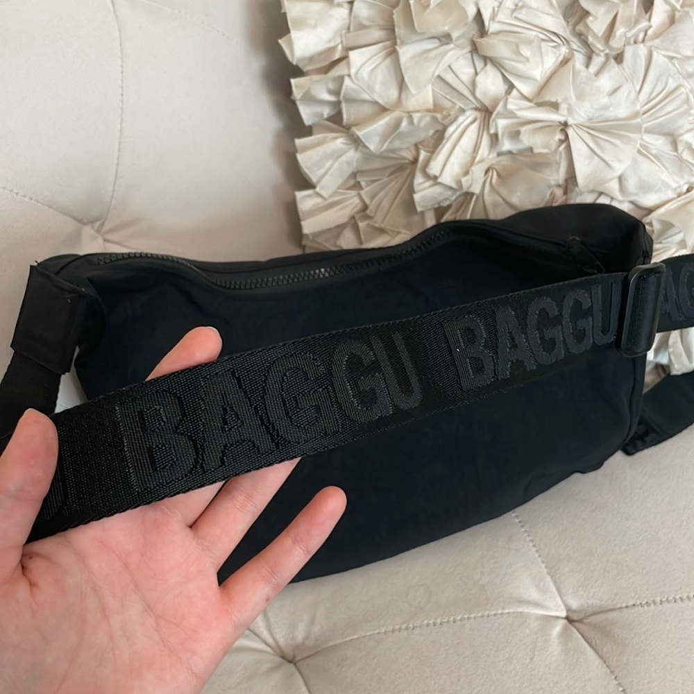 BAGGU Crescent Bag